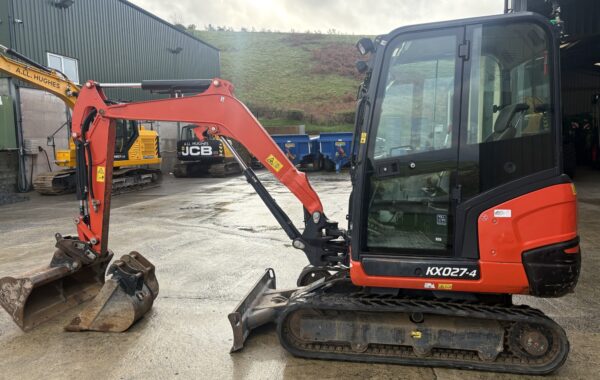 Kubota KX027